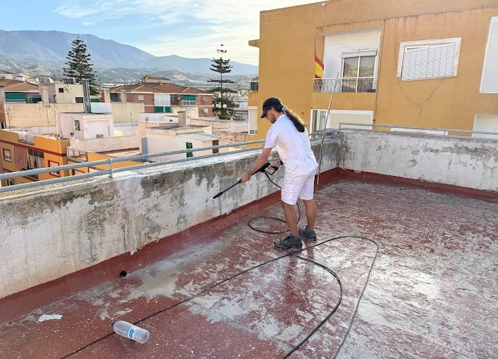 Limpieza y pintura de azotea